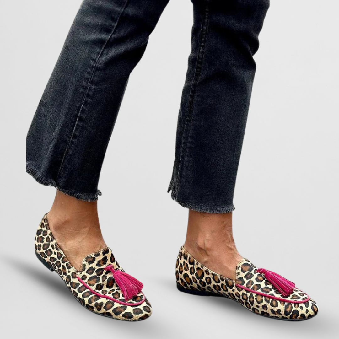 Mila™ | Kwast Detail Slippers
