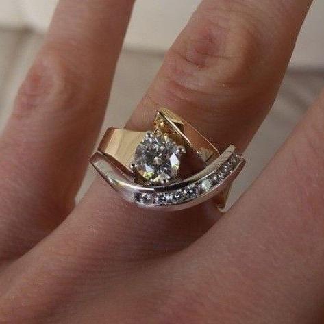 Alizee | Unregelmäßiger Vintage-Ring mit Diamanten