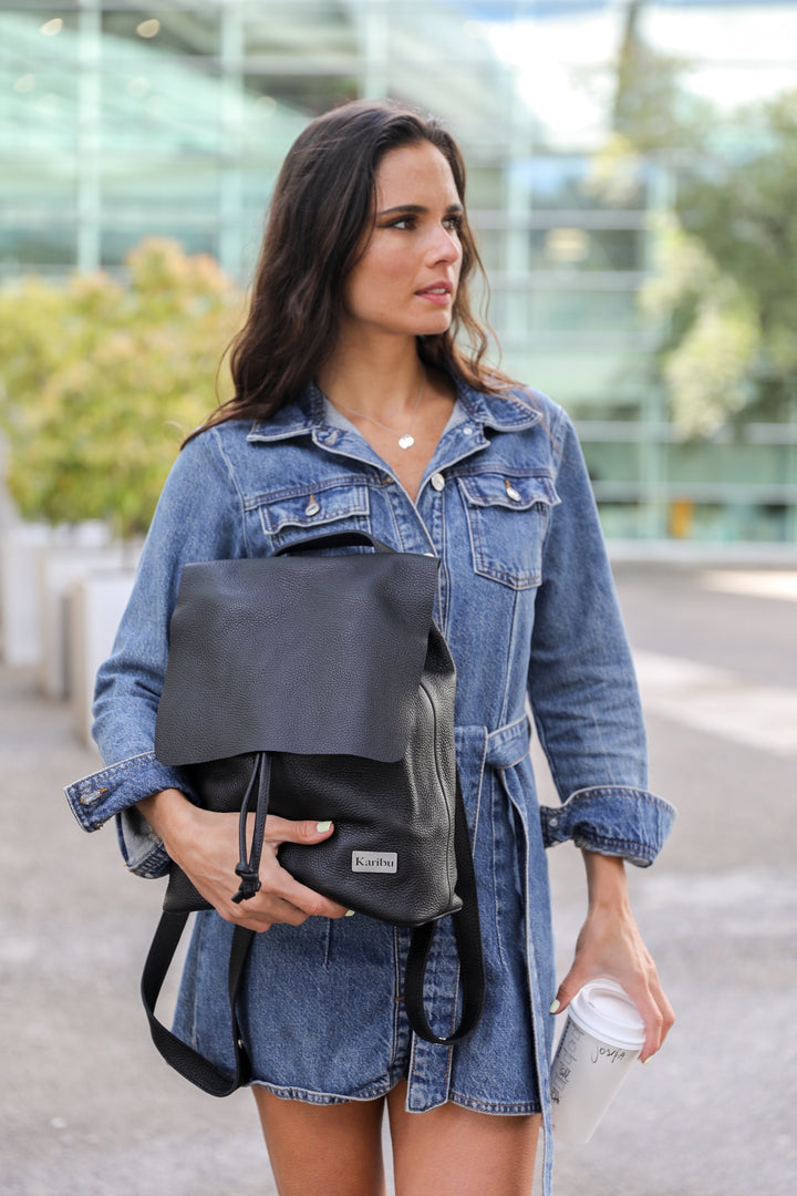 Schwarzer Bernardita Rucksack mit Geldbörse
