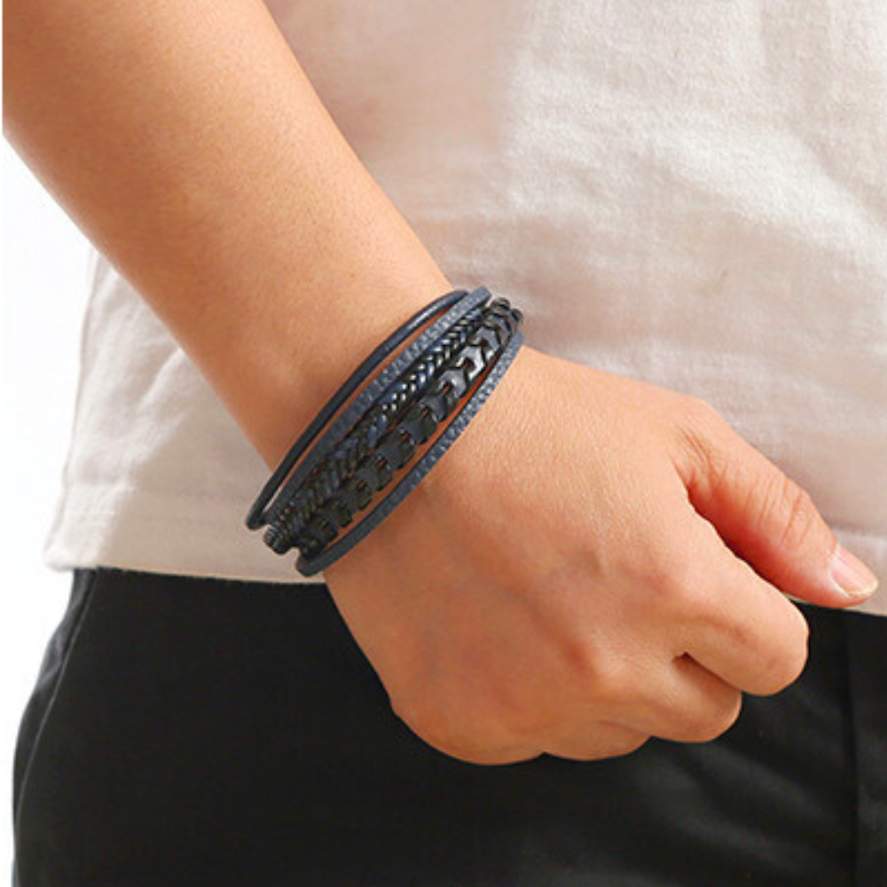 Ragnar Band – Geflochtenes Wikingerarmband aus Leder