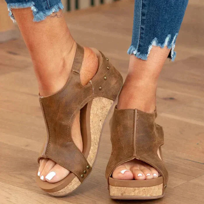Madeline - Trendige Keilsandalen