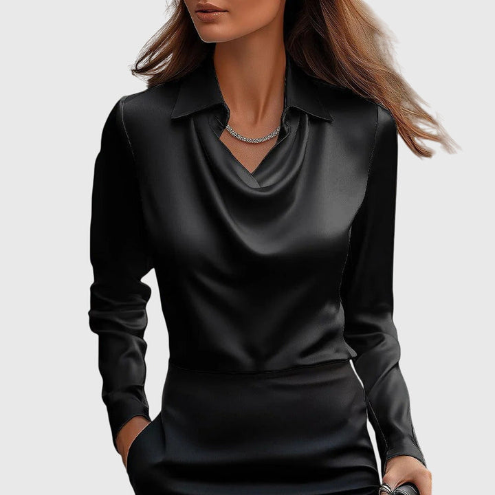 Sylvie | Bluse mit luxuriösem Glanz und Plissee-Ausschnitt