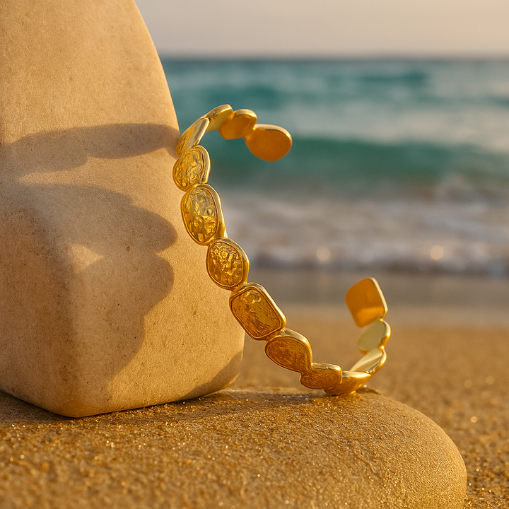 Ariel | Goldene Sandreflexionen