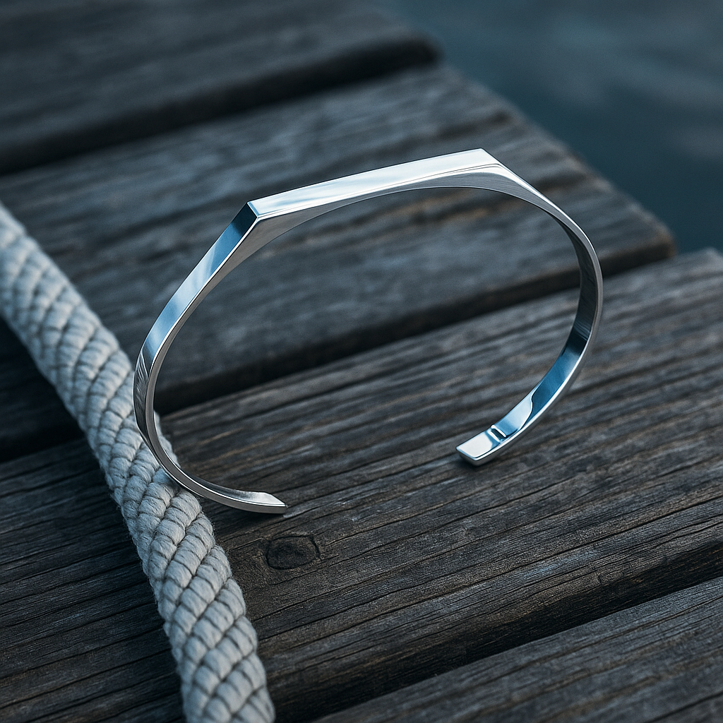 Coraline | Silberne Linienarmband