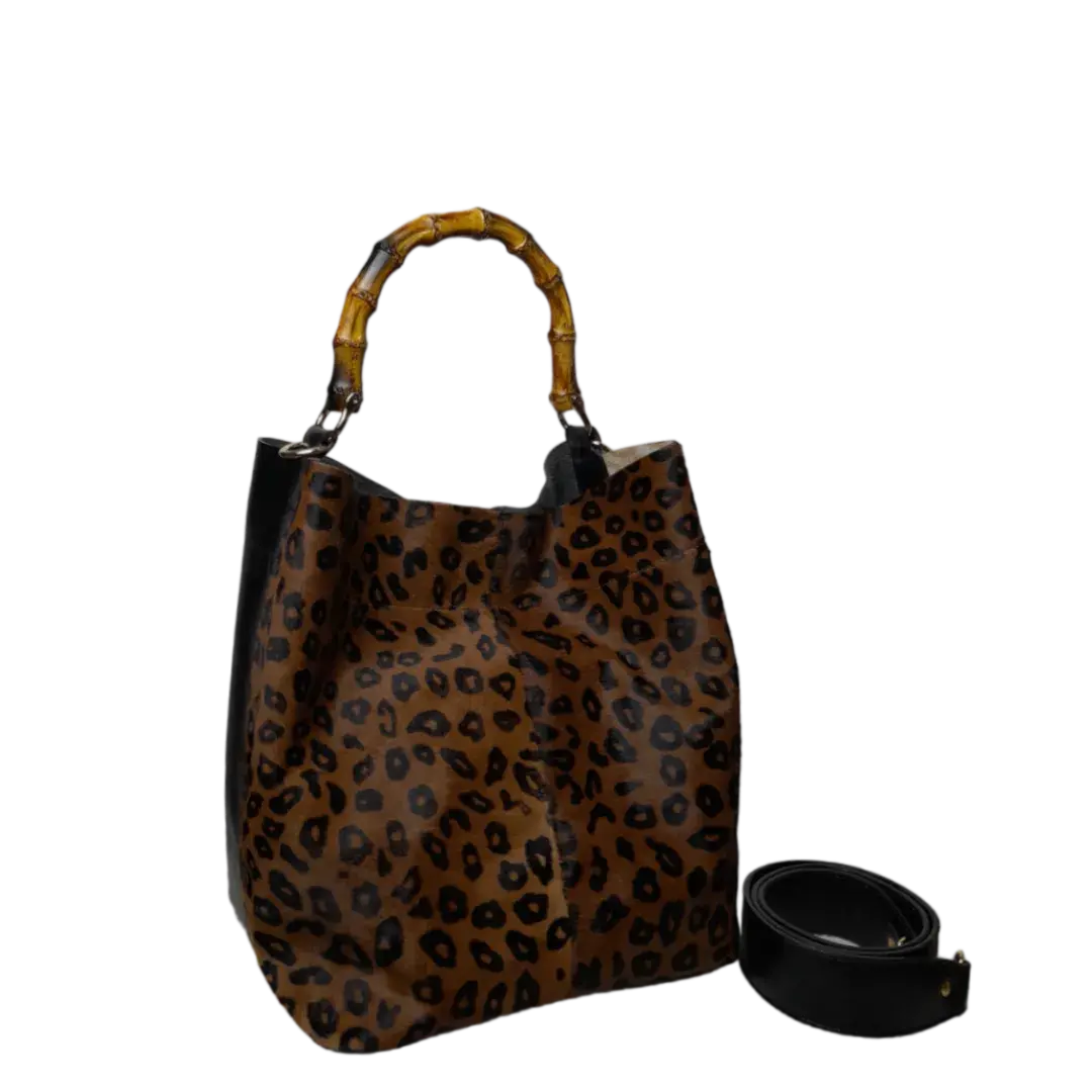Claire Jaguar und schwarze Ledertasche für Damen