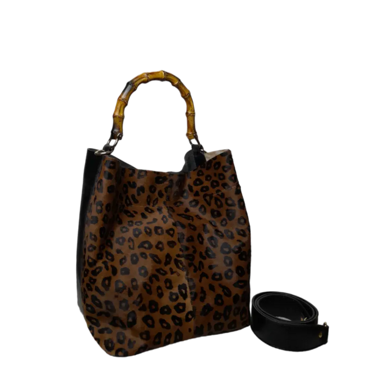 Claire Jaguar und schwarze Ledertasche für Damen