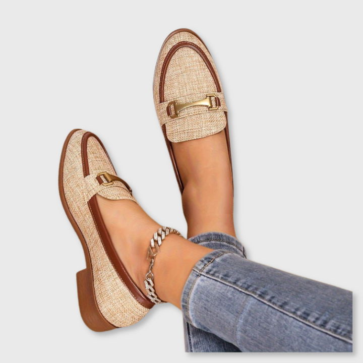 Elvira™ | Retro Slipper mit Schnallenverschluss
