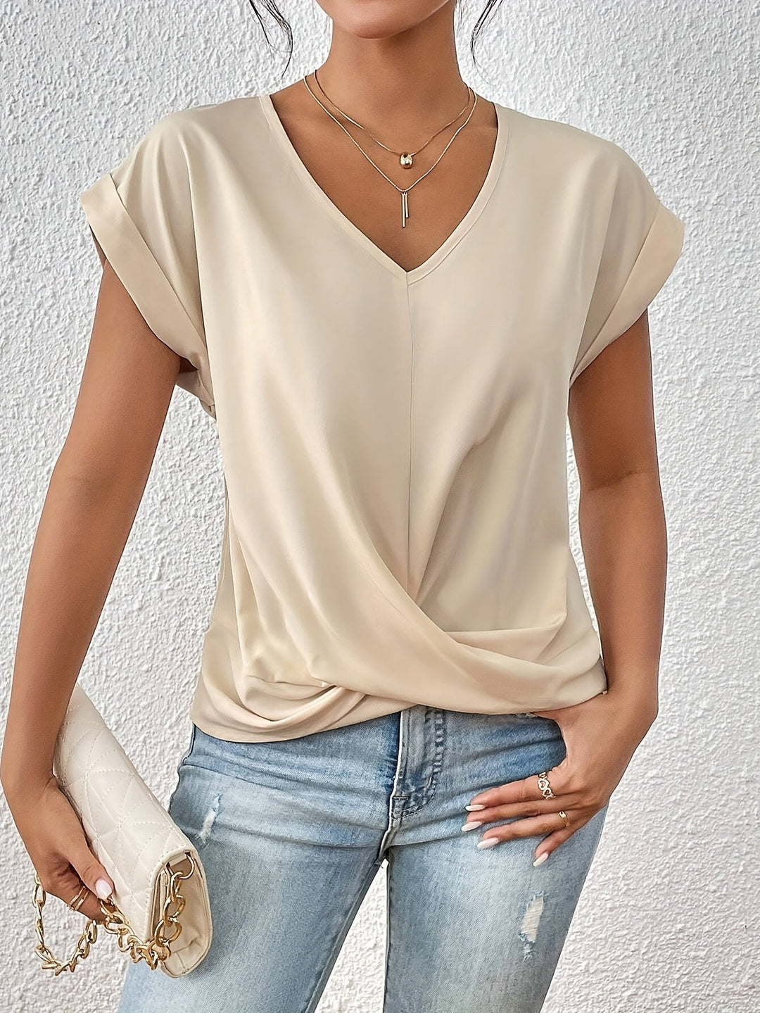 Doreen | V-Neck Shirt mit figurfreundlichem Design