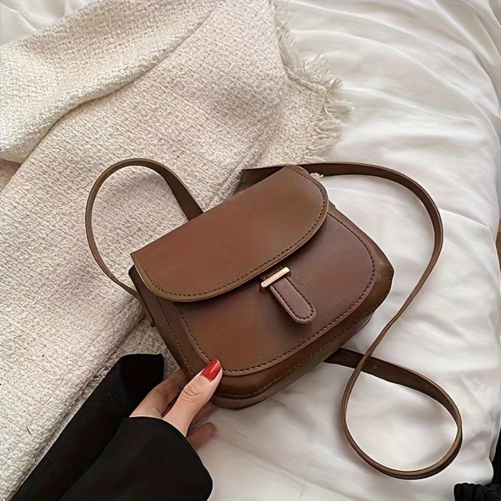 Amelia Vintage Saddle Crossbody Bag