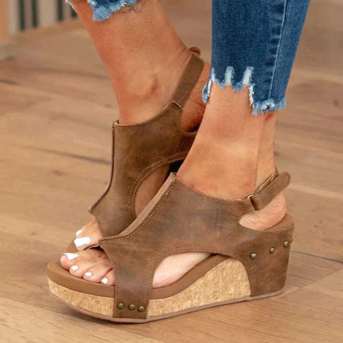 Madeline - Trendige Keilsandalen