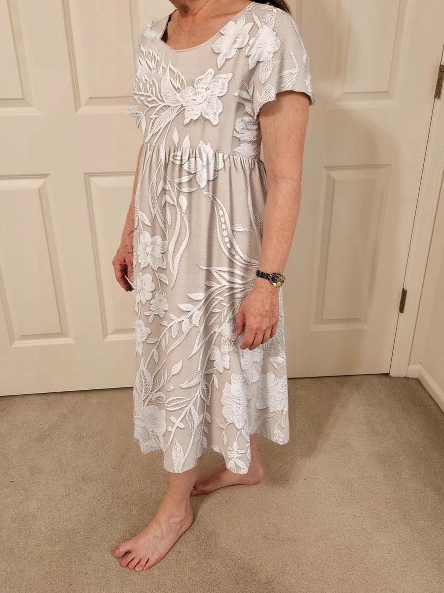 Maëlle – Klassisches Midi-Kleid mit Print & Seitentaschen