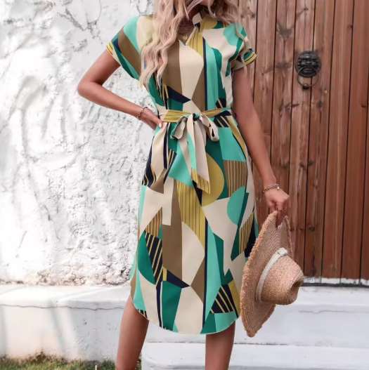 Aria | Farbenfrohes Kleid mit modernem Muster
