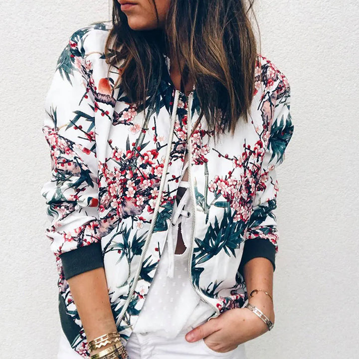 Hazel | Trendige Bomberjacke mit floralem Design