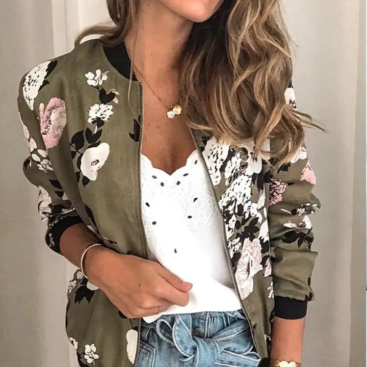 Hazel | Trendige Bomberjacke mit floralem Design