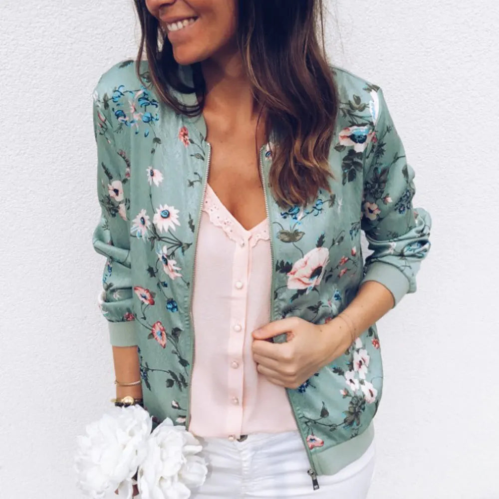 Hazel | Trendige Bomberjacke mit floralem Design