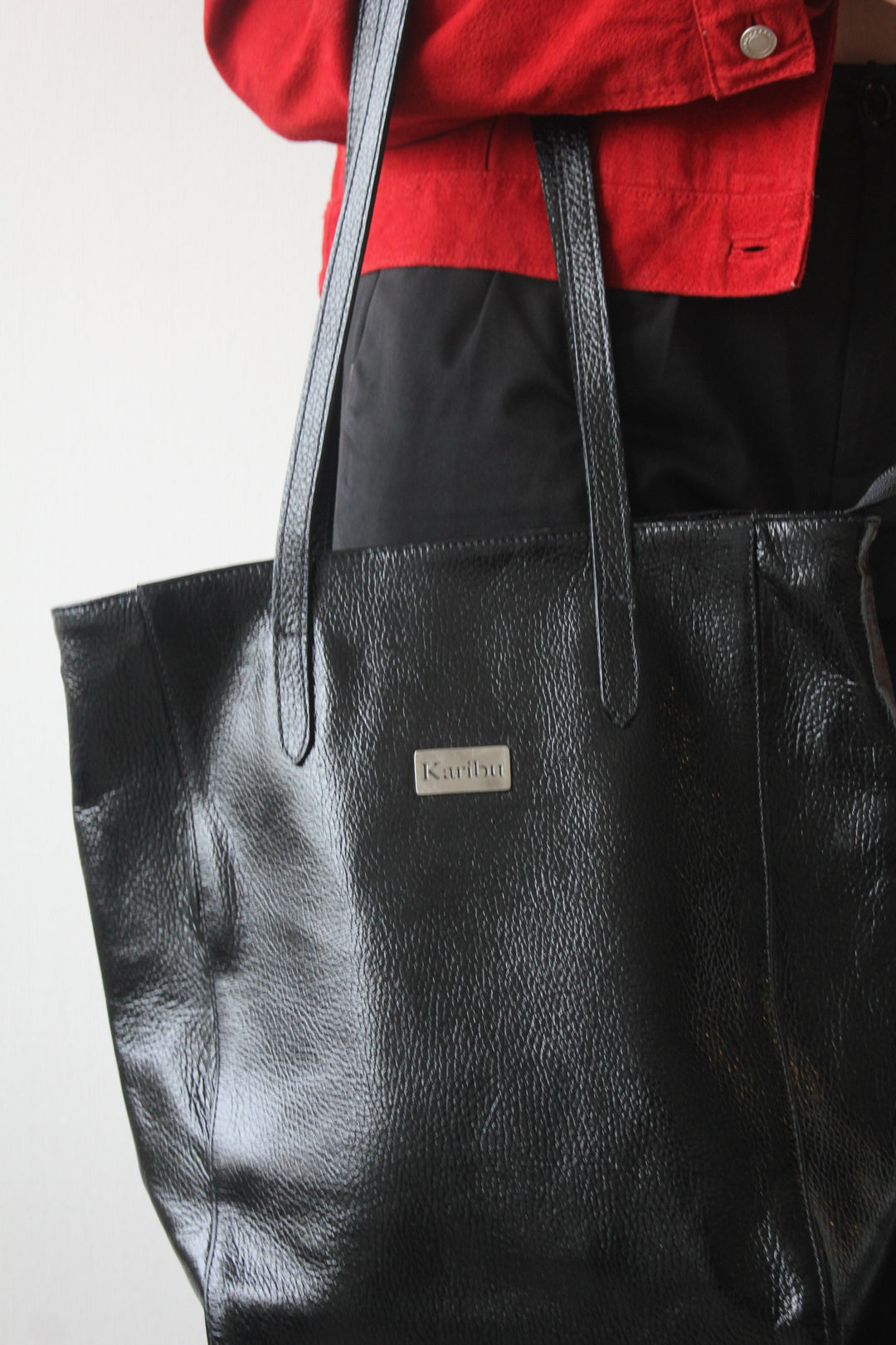 Jacinta Schwarze Glänzende Brieftasche