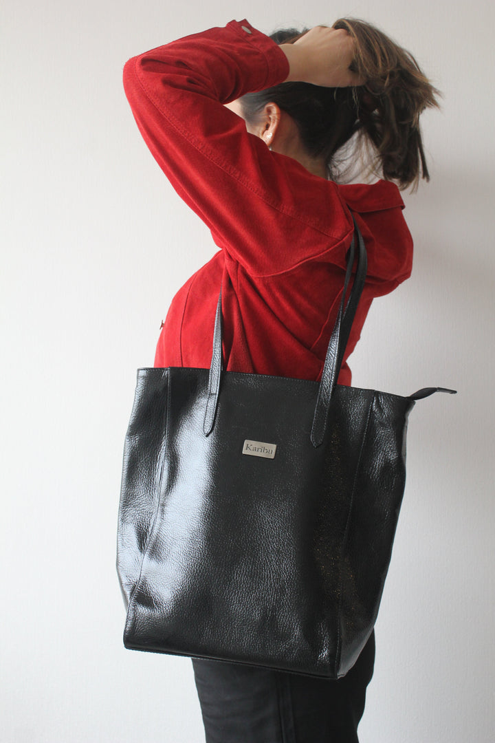 Jacinta Schwarze Glänzende Brieftasche