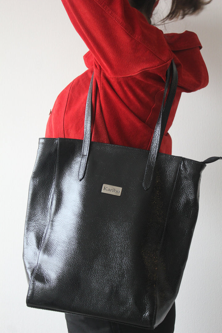 Jacinta Schwarze Glänzende Brieftasche