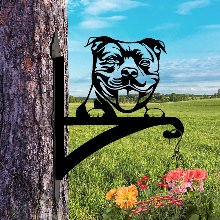 Metall Pflanzenständer mit hängender Halterung im Staffordshire Bull Terrier Design