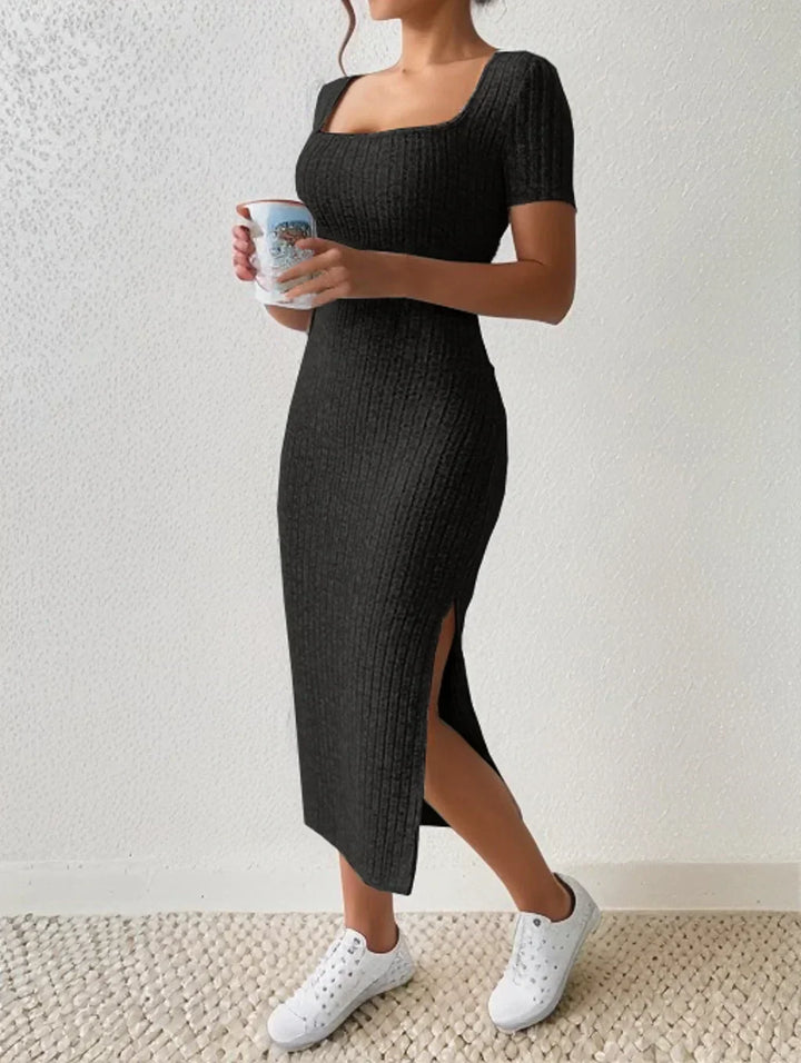 Raine | Strickkleid mit Quadrat-Ausschnitt 