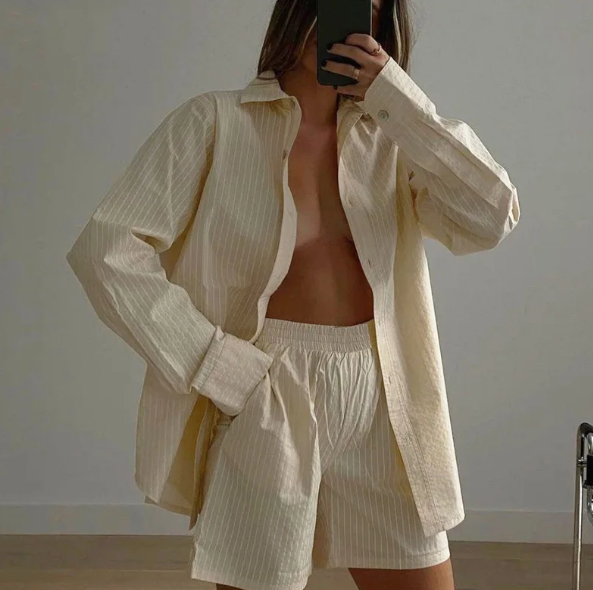 Nadine │ Blau-weiße gestreifte Pyjama-Set