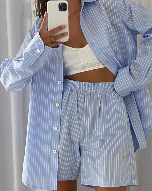 Nadine │ Blau-weiße gestreifte Pyjama-Set