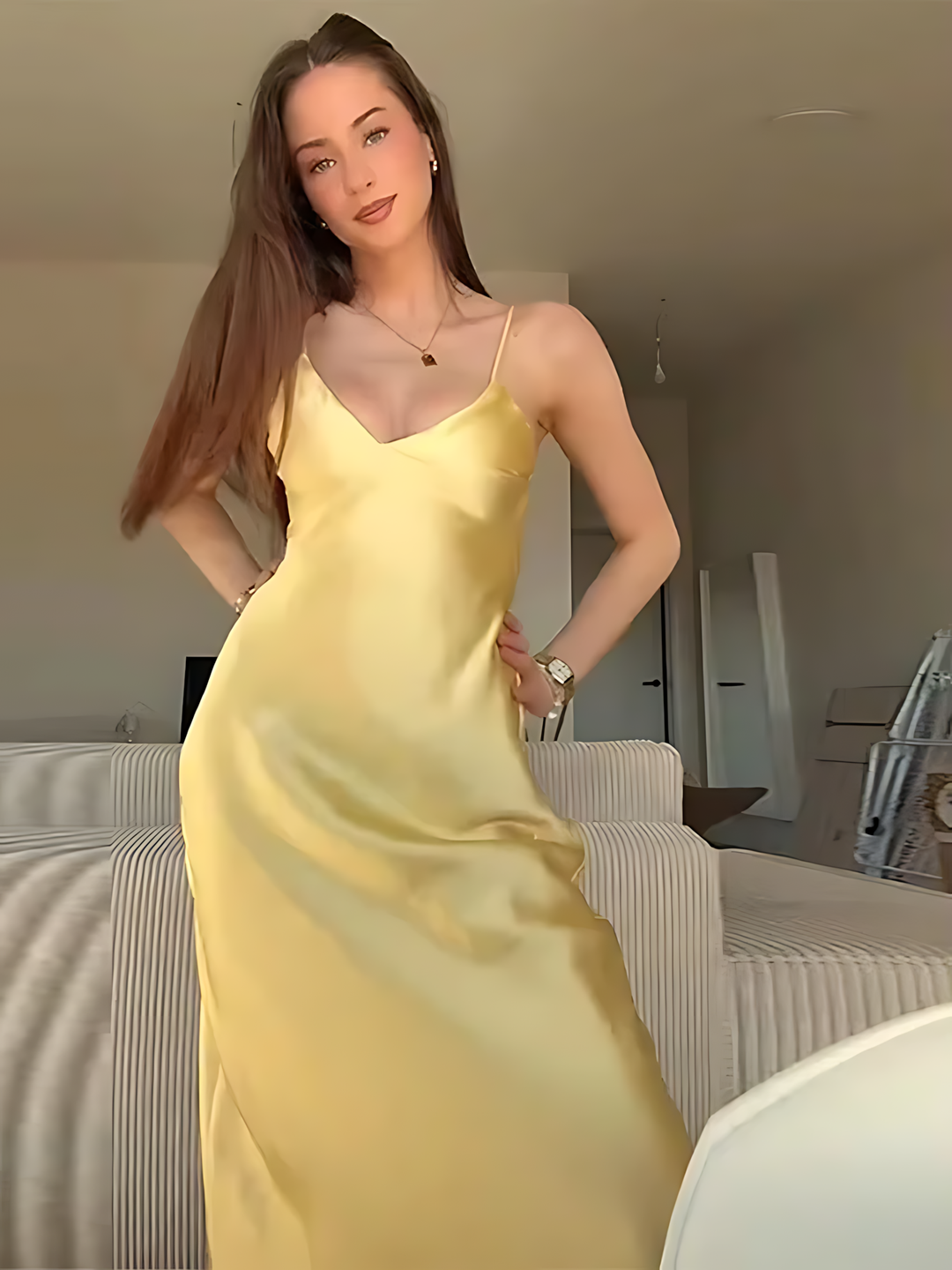 Soleya – Elegantes Satin Kleid