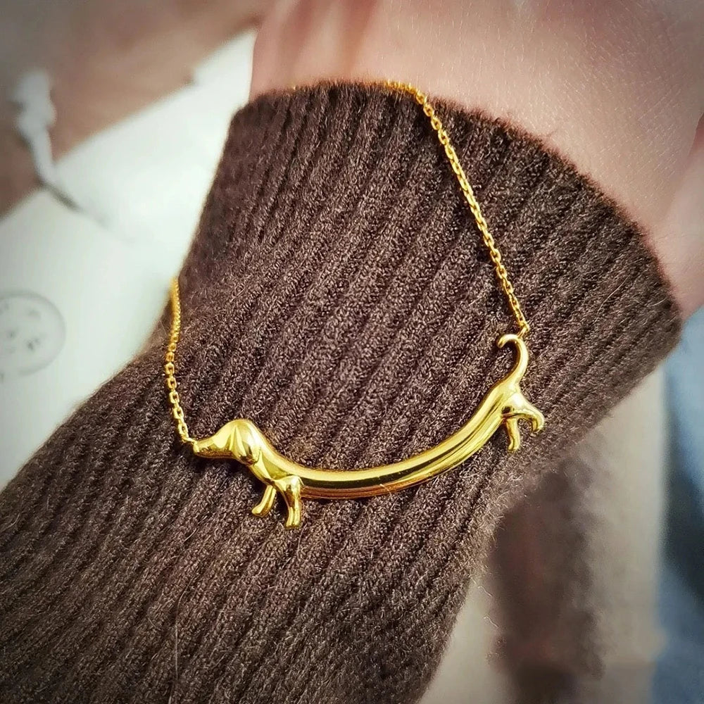 LILOU – Dackel-Halskette aus Silber und Gold