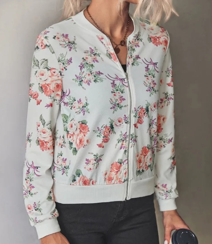 Hazel | Trendige Bomberjacke mit floralem Design