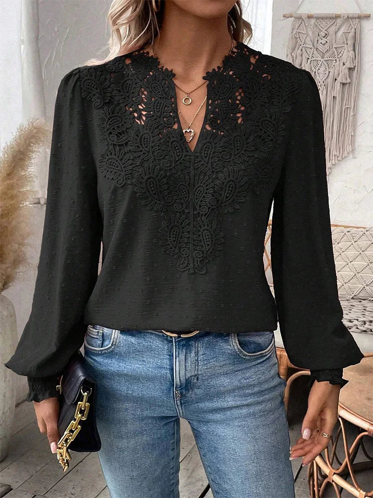Charlene | Elegante Bluse mit charmanten Akzenten
