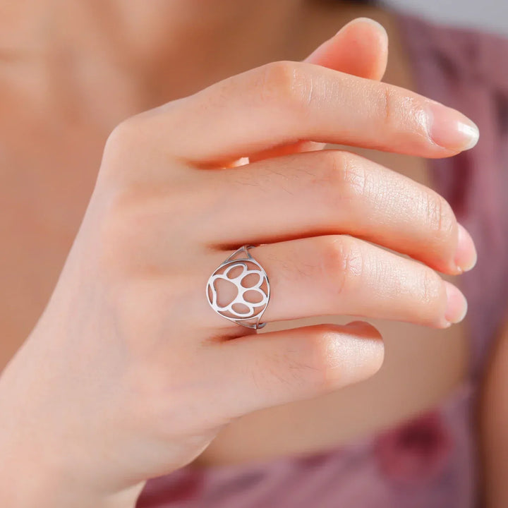 PAWLA – Offener Ring aus Gold und Silber mit Pfoten-Design