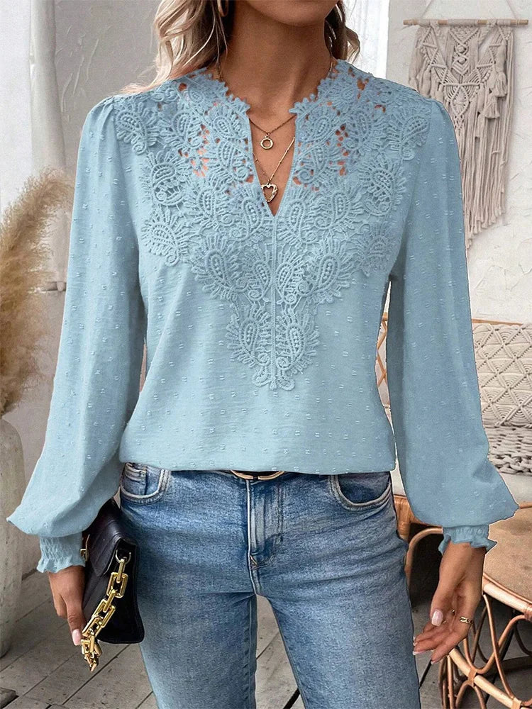 Charlene | Elegante Bluse mit charmanten Akzenten