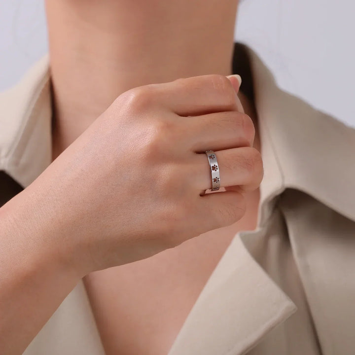 MIRAIE – Verstellbarer Pfotenabdruck-Ring aus Silber in Gold