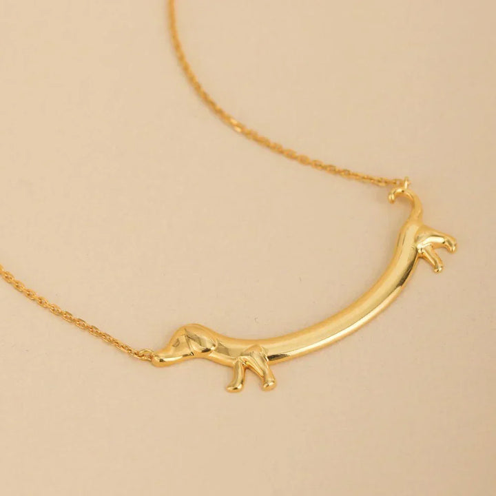 LILOU – Dackel-Halskette aus Silber und Gold