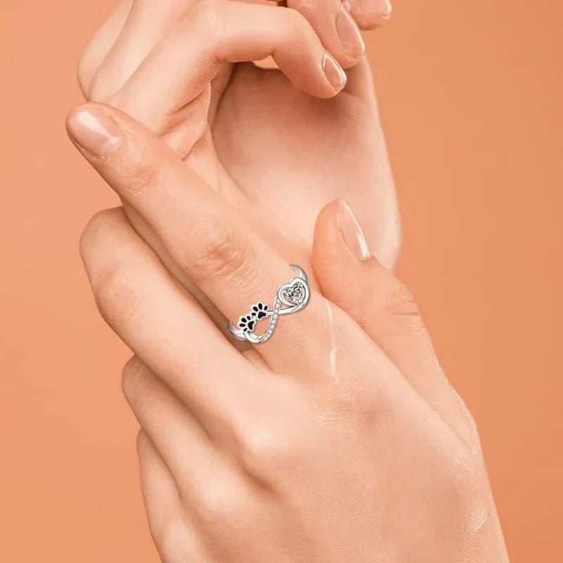 ARINA – Pfotenring mit Herz, Unendlichkeitssymbol und glitzernden Zirkonia