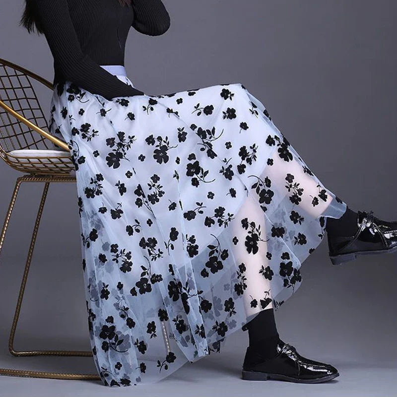 Odette | Eleganter Midirock aus Tüll mit zarten Blumenmotiven
