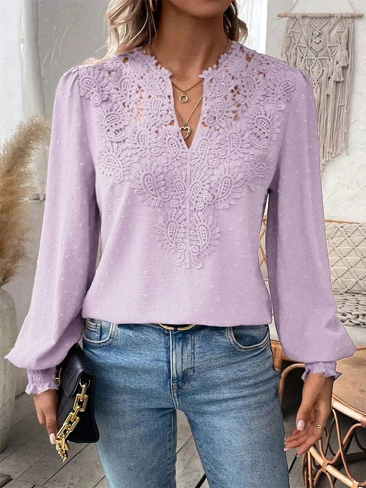 Charlene | Elegante Bluse mit charmanten Akzenten