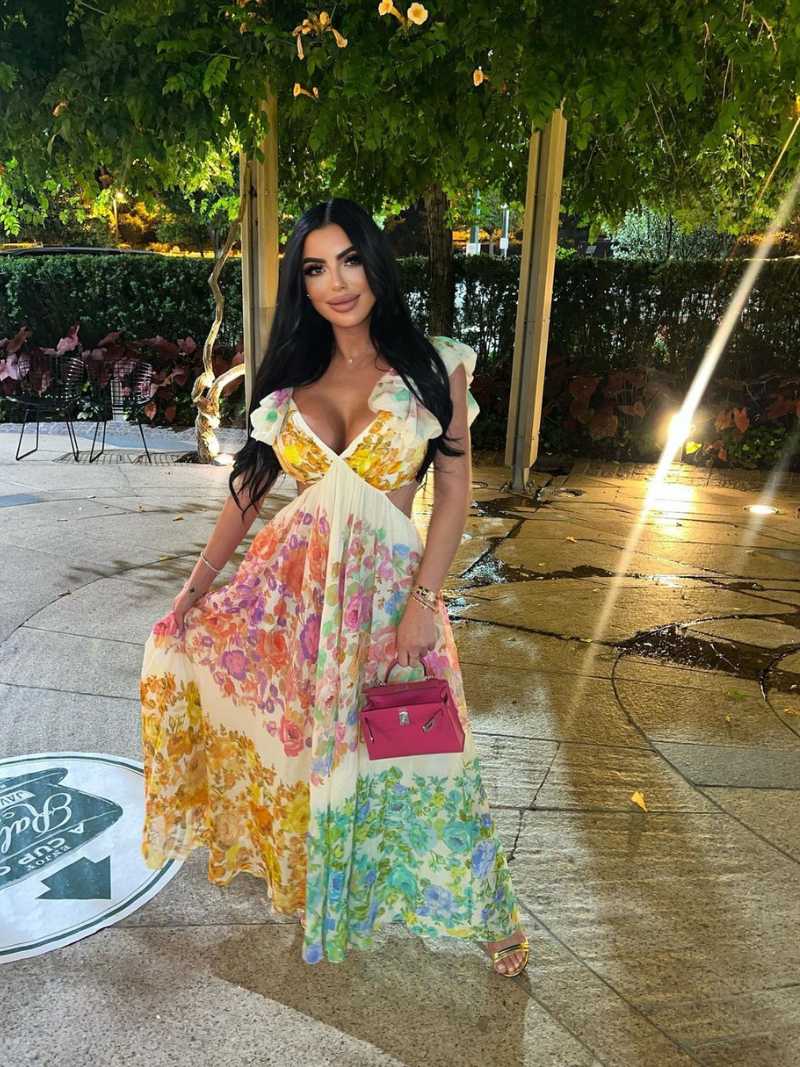 Luise | V-Ausschnitt-Kleid mit offenem Rücken